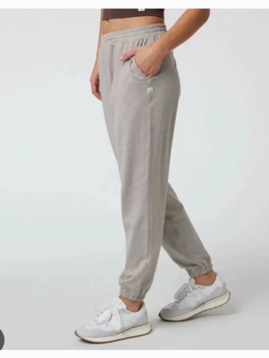 Vuori Pants - Vuori Women's Boyfriend Jogger Lounge Sweatpants Size S athleisure cozy gym Tan